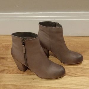 BP Leather Trolly Ankle Boots Booties - Like New!!